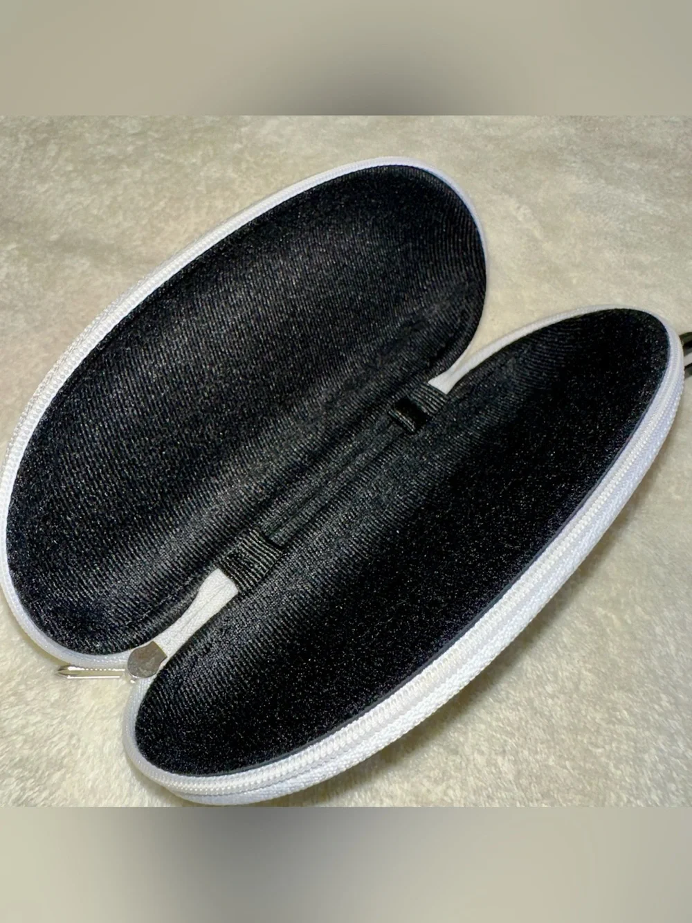 Skechers Sunglasses Case Zipper Clamshell Black Rainbow Clip Eyeglass Holder